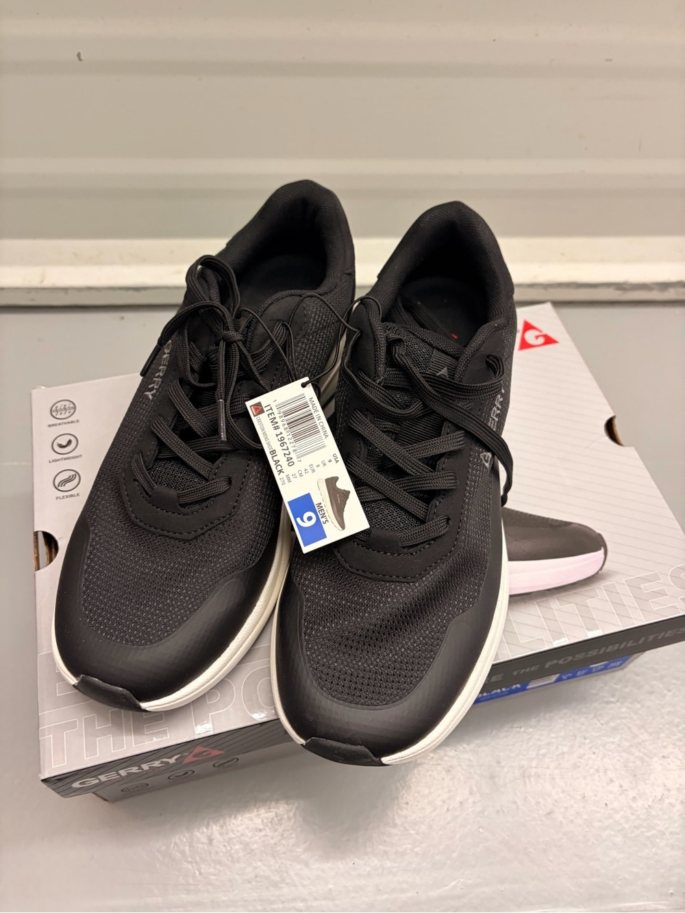 Gerry Men's Creston Lightweight Athletic Sneakers Black White NWT - Size 10.5